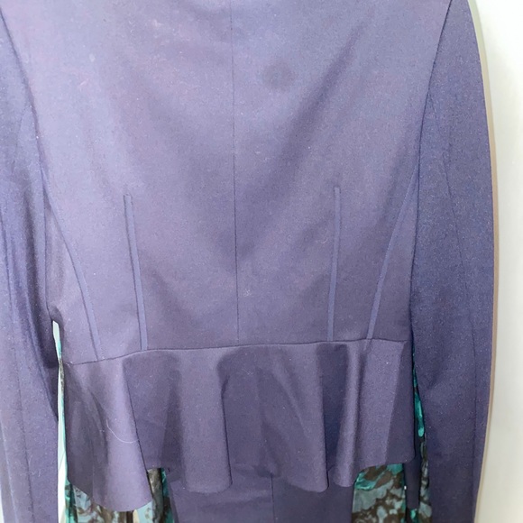 Navy  T Tahari size 6 suit blazer and slacks. - Picture 2 of 5